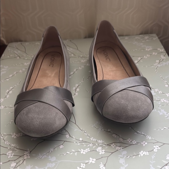Vionic Shoes - Vionic Gray Cross-Strap Ballet Flats